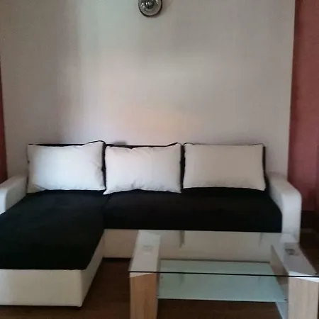 Apartmaji Burger Pula * 普耶斯察纳乌瓦拉
